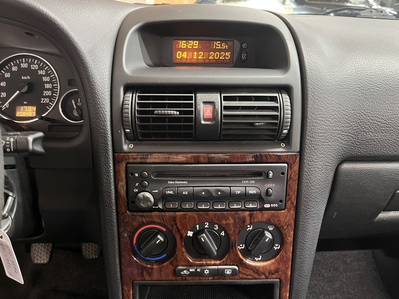 Opel Astra vaihtoauto