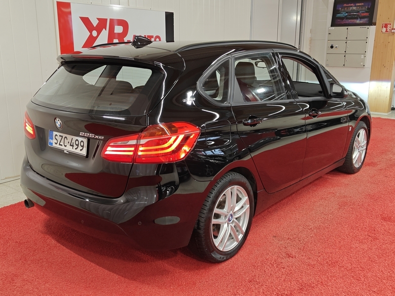 BMW 225 vaihtoauto
