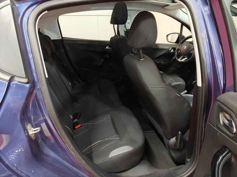 Peugeot 208 vaihtoauto