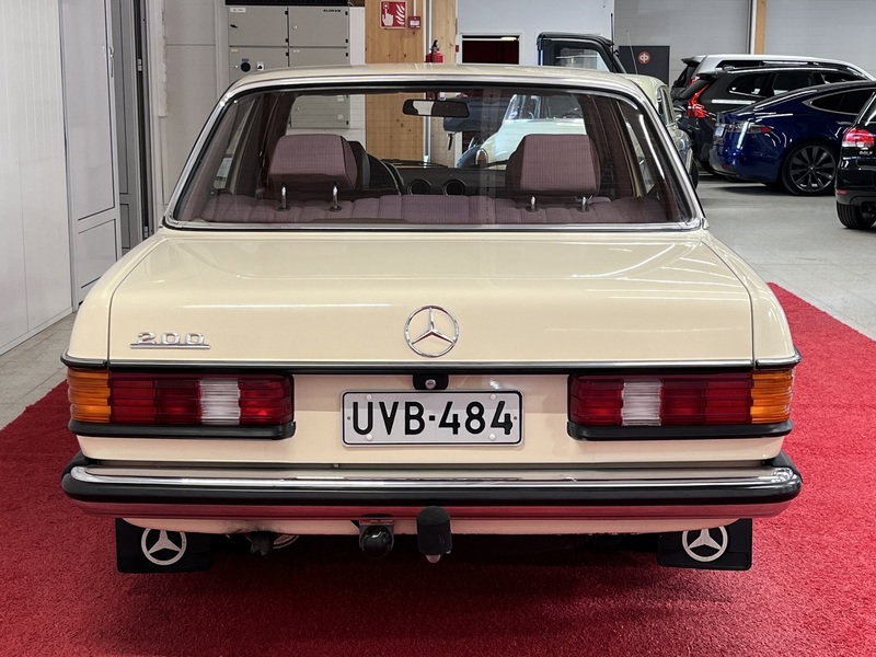 Mercedes-Benz 200 vaihtoauto