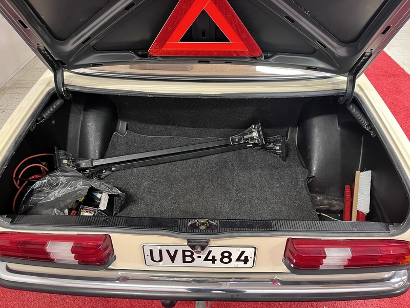 Mercedes-Benz 200 vaihtoauto