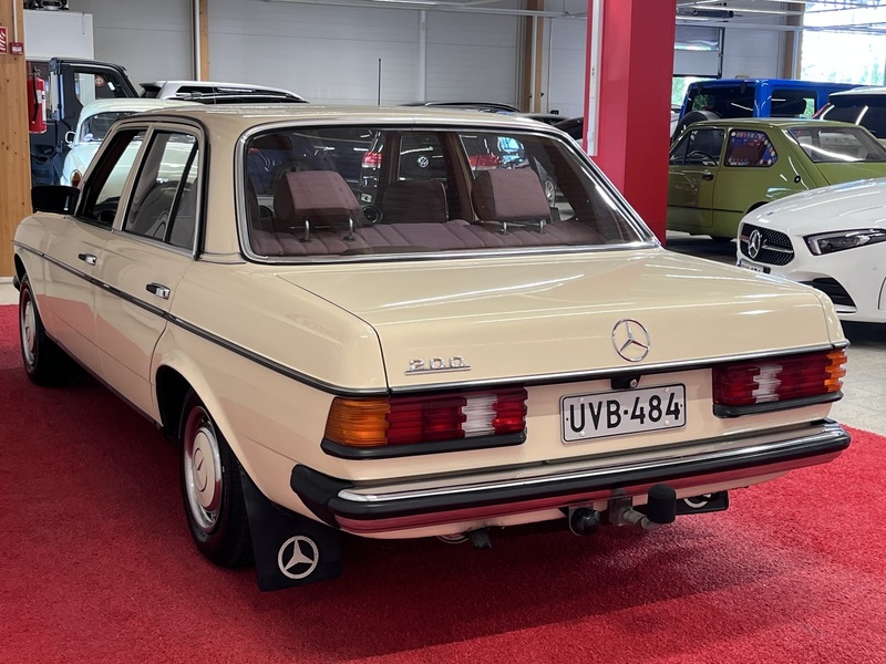 Mercedes-Benz 200 vaihtoauto