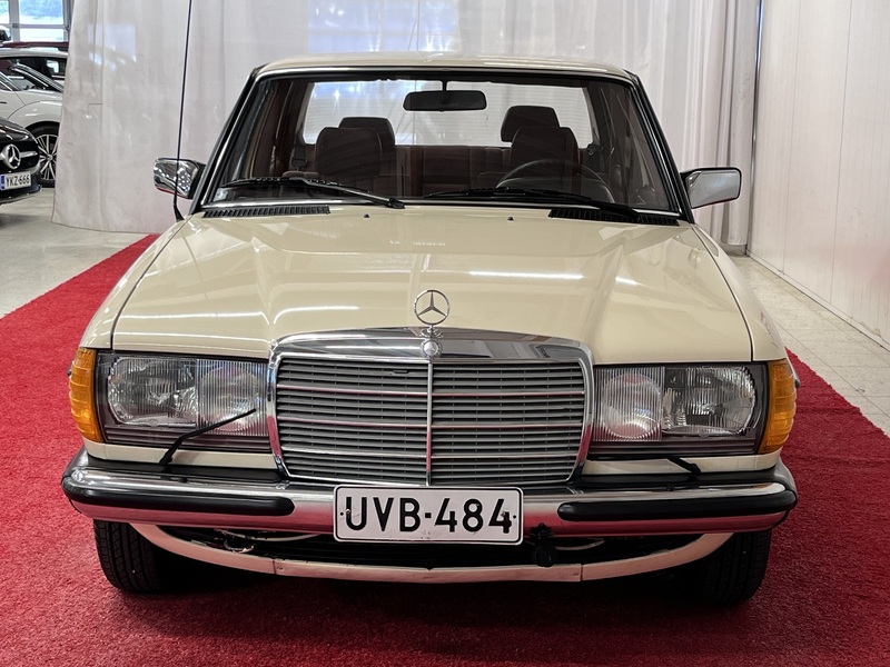 Mercedes-Benz 200 vaihtoauto