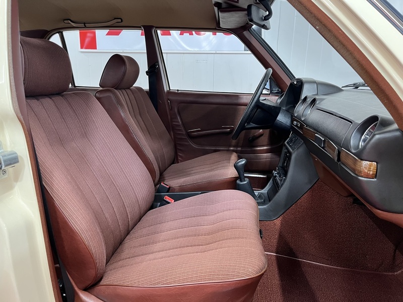 Mercedes-Benz 200 vaihtoauto