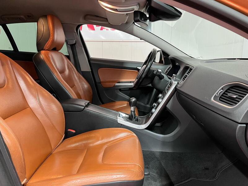 Volvo V60 vaihtoauto