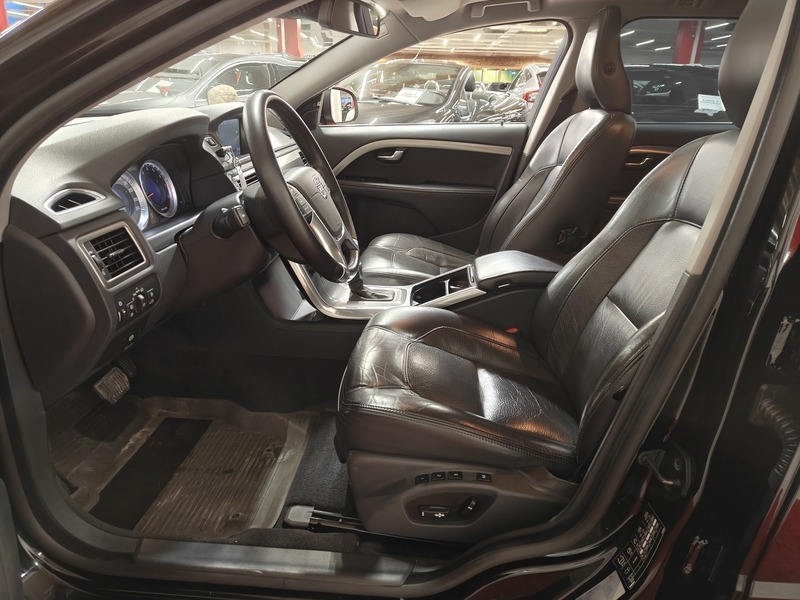 Volvo V70 vaihtoauto