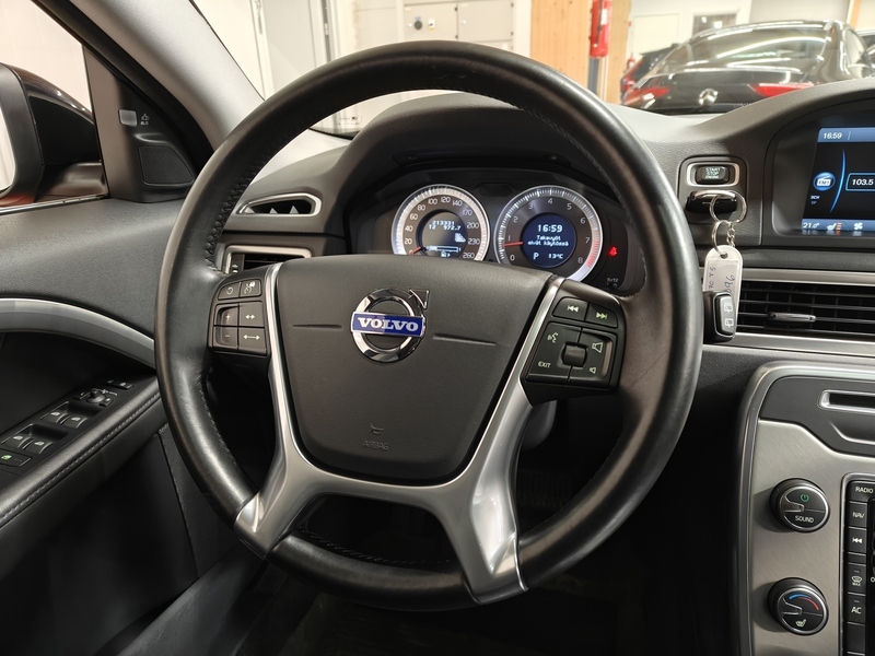 Volvo V70 vaihtoauto