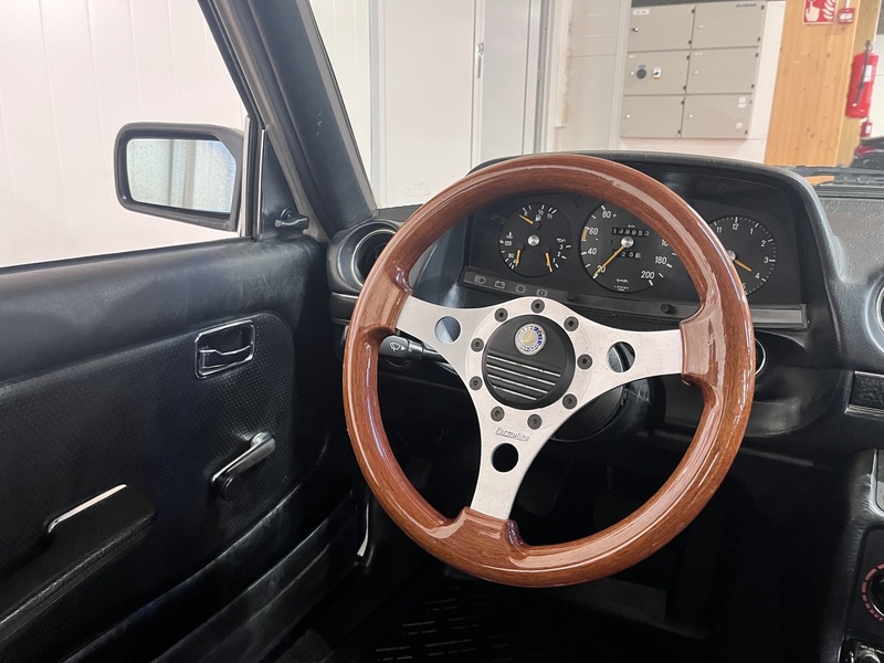 Mercedes-Benz 230 vaihtoauto