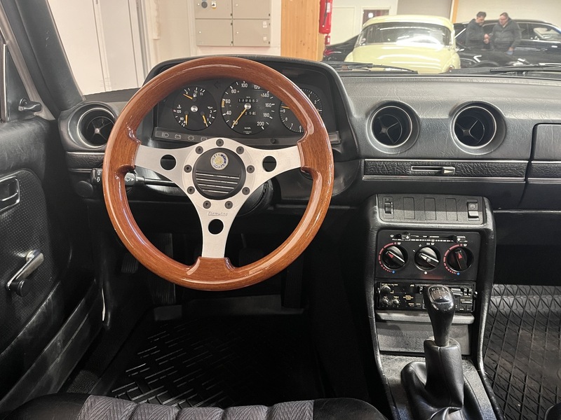 Mercedes-Benz 230 vaihtoauto