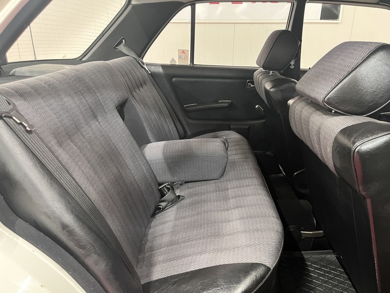 Mercedes-Benz 230 vaihtoauto