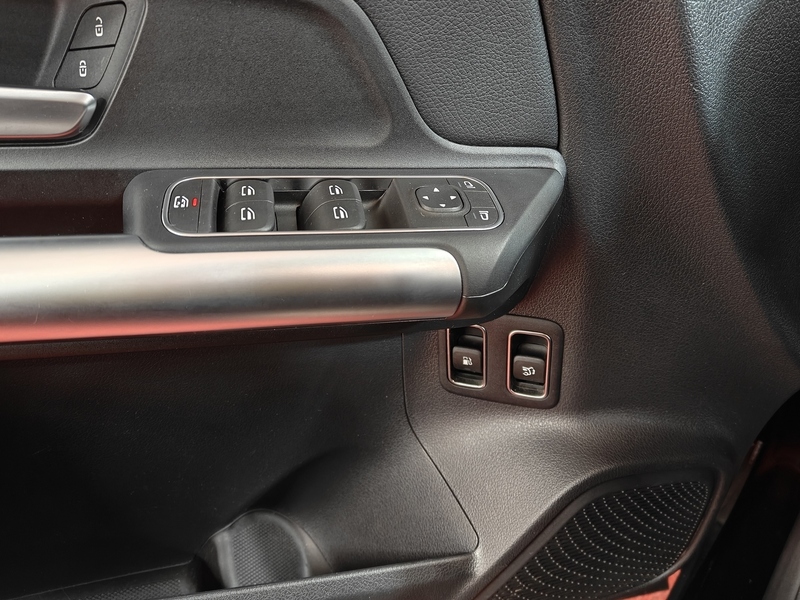 Mercedes-Benz GLA vaihtoauto