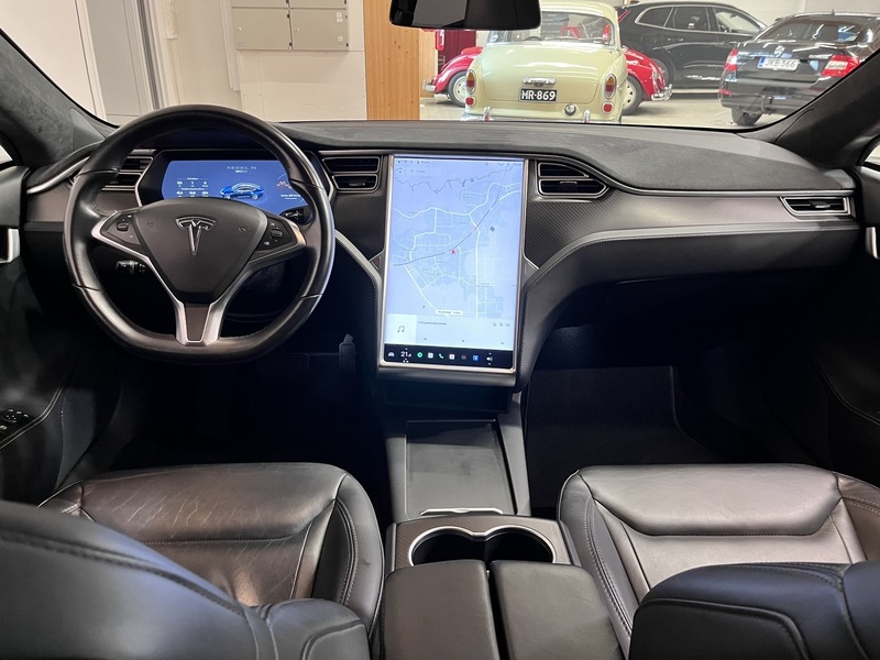 Tesla Model S vaihtoauto