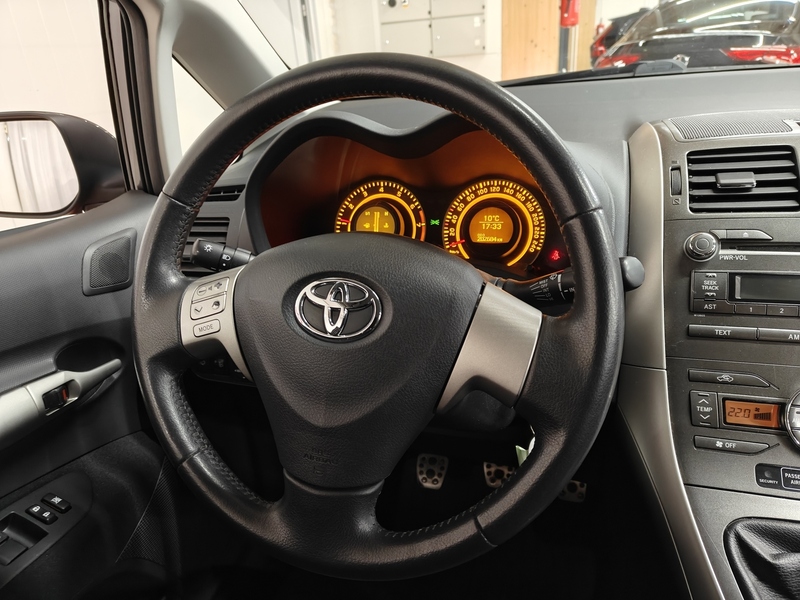 Toyota Auris vaihtoauto