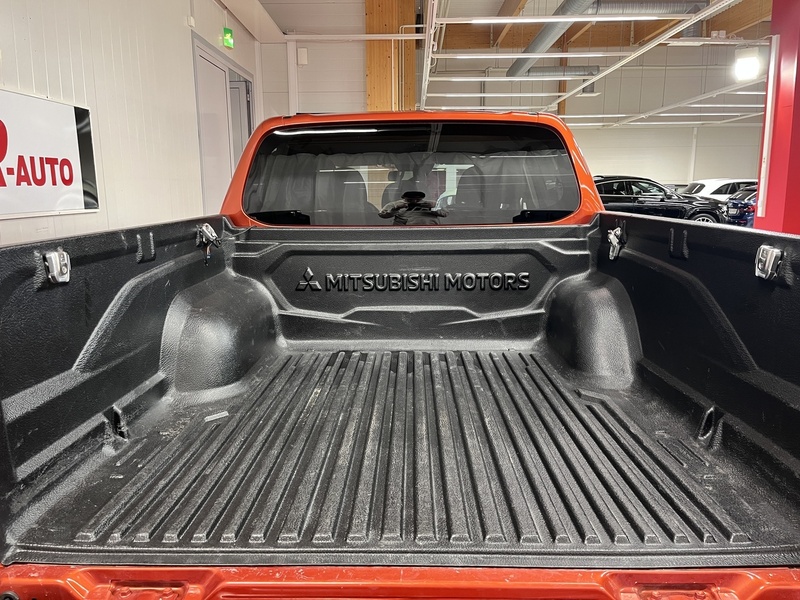 Mitsubishi L200 vaihtoauto