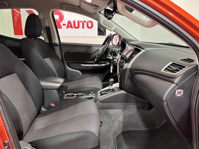 Mitsubishi L200 vaihtoauto