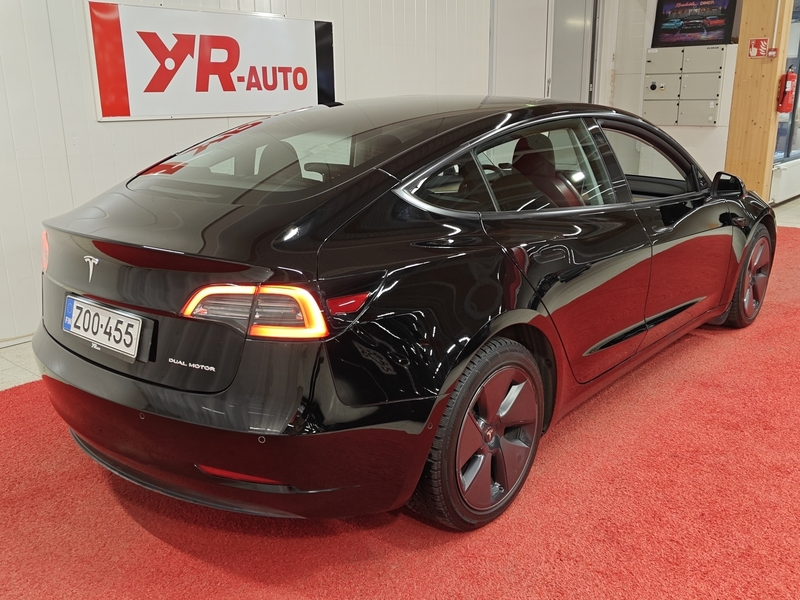 Tesla Model 3 vaihtoauto