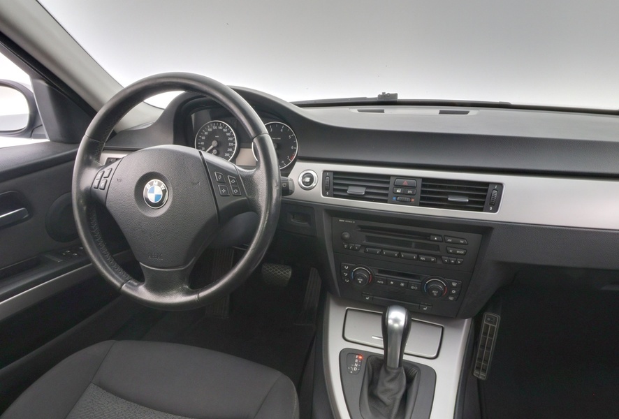 BMW 320 vaihtoauto