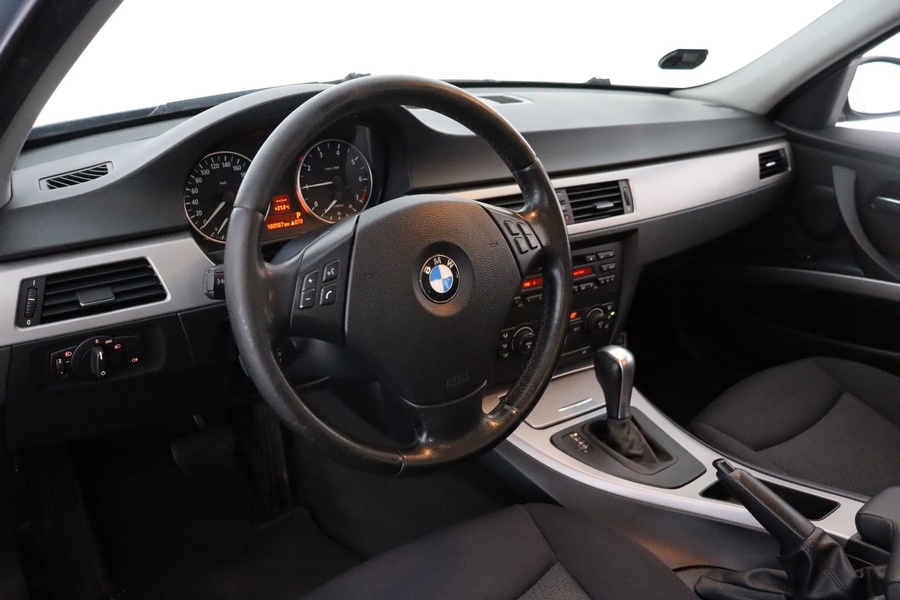 BMW 320 vaihtoauto