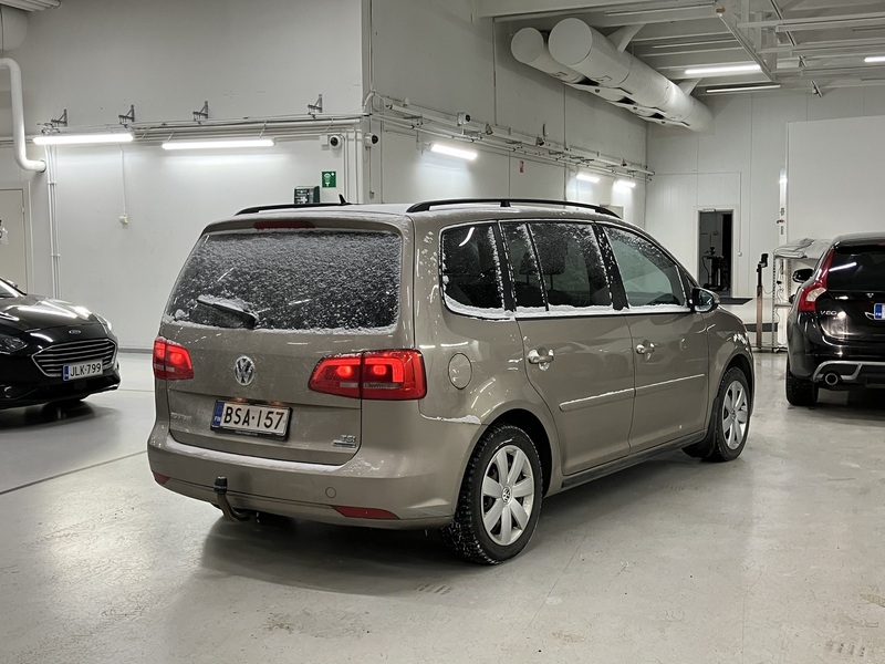 Volkswagen Touran vaihtoauto