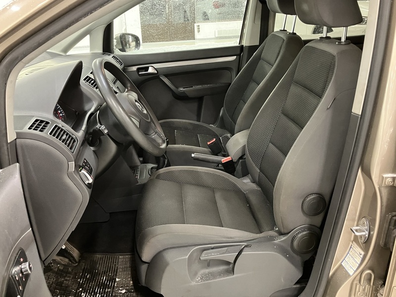 Volkswagen Touran vaihtoauto