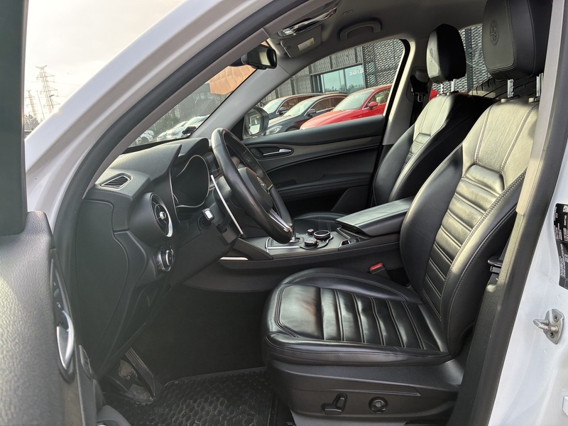 Alfa Romeo Stelvio vaihtoauto