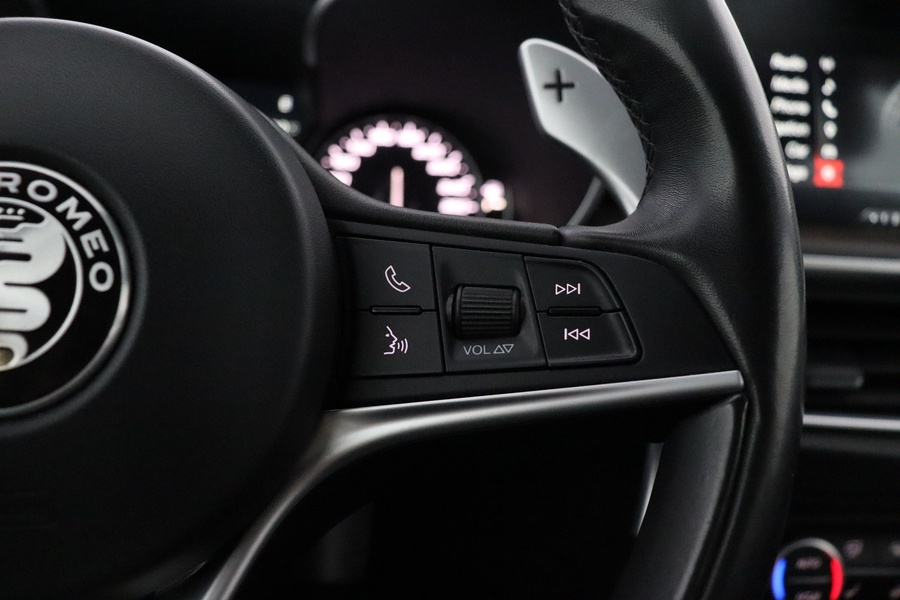 Alfa Romeo Stelvio vaihtoauto