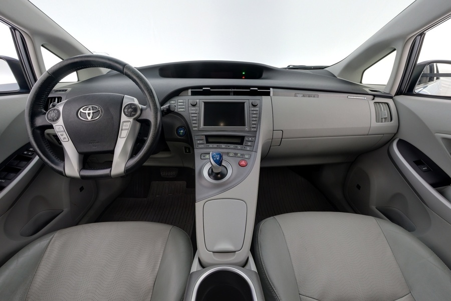 Toyota Prius Plug-in vaihtoauto