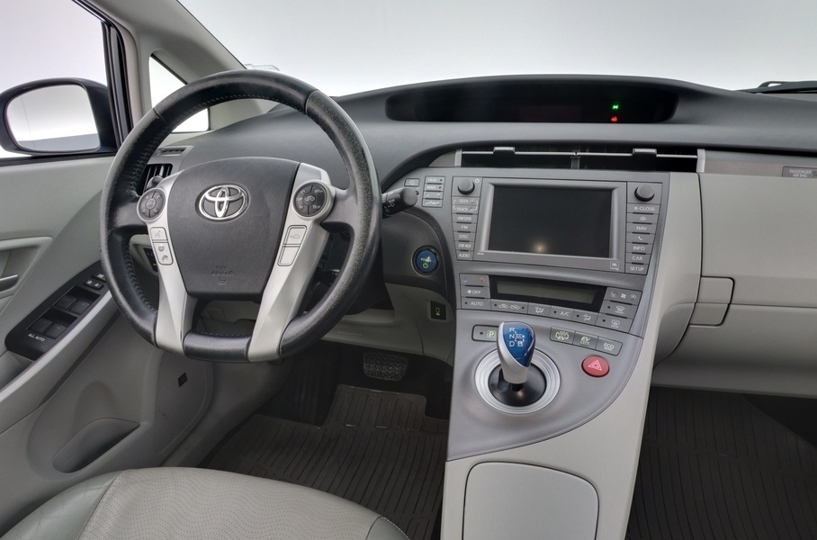 Toyota Prius Plug-in vaihtoauto