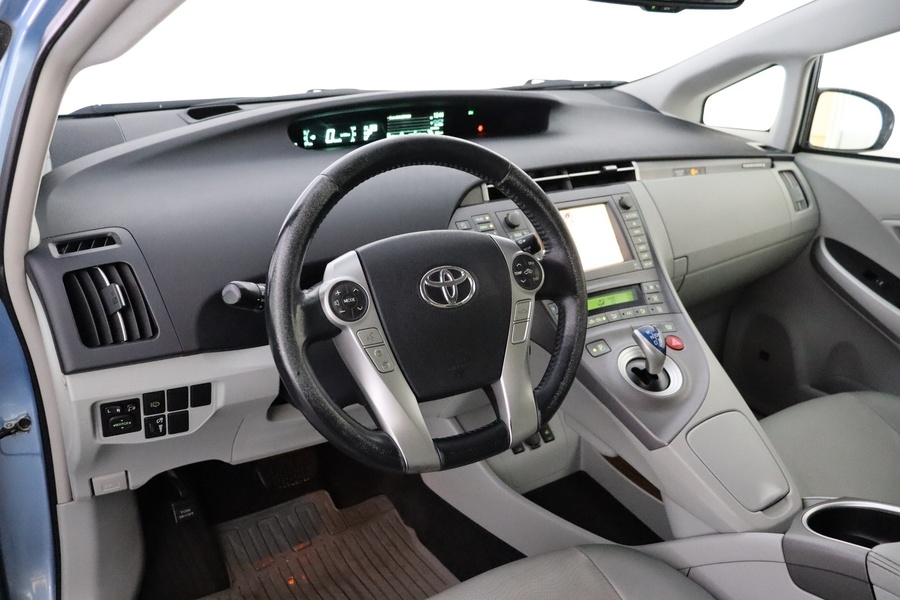 Toyota Prius Plug-in vaihtoauto