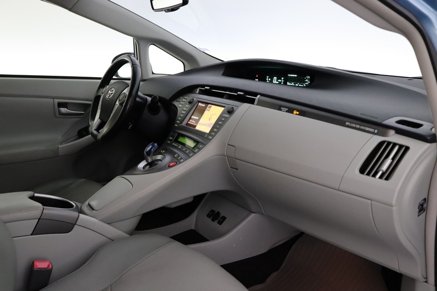 Toyota Prius Plug-in vaihtoauto