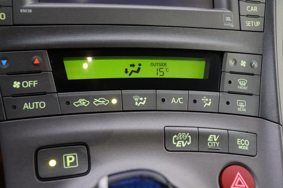 Toyota Prius Plug-in vaihtoauto