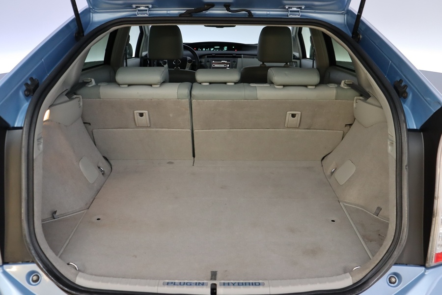 Toyota Prius Plug-in vaihtoauto