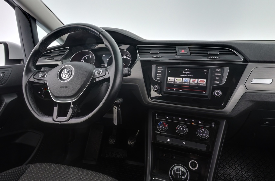 Volkswagen Touran vaihtoauto