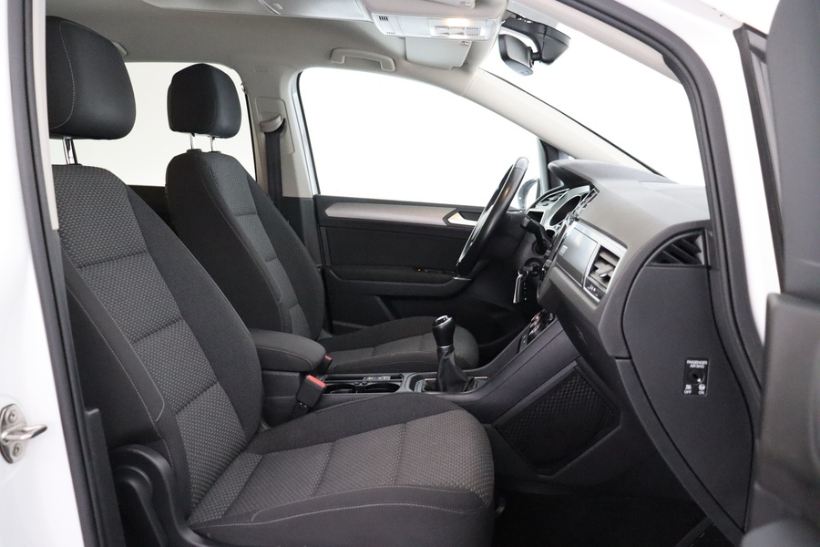 Volkswagen Touran vaihtoauto