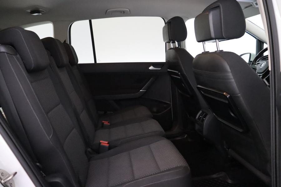 Volkswagen Touran vaihtoauto