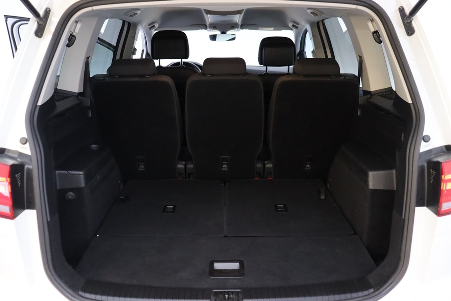 Volkswagen Touran vaihtoauto