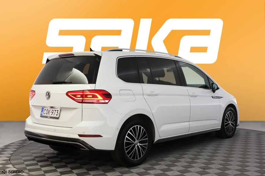 Volkswagen Touran vaihtoauto