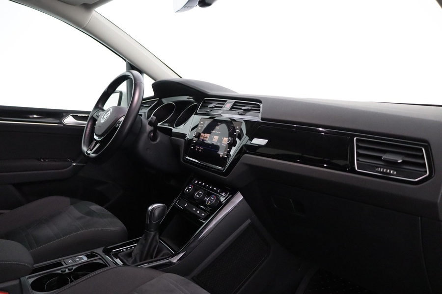 Volkswagen Touran vaihtoauto