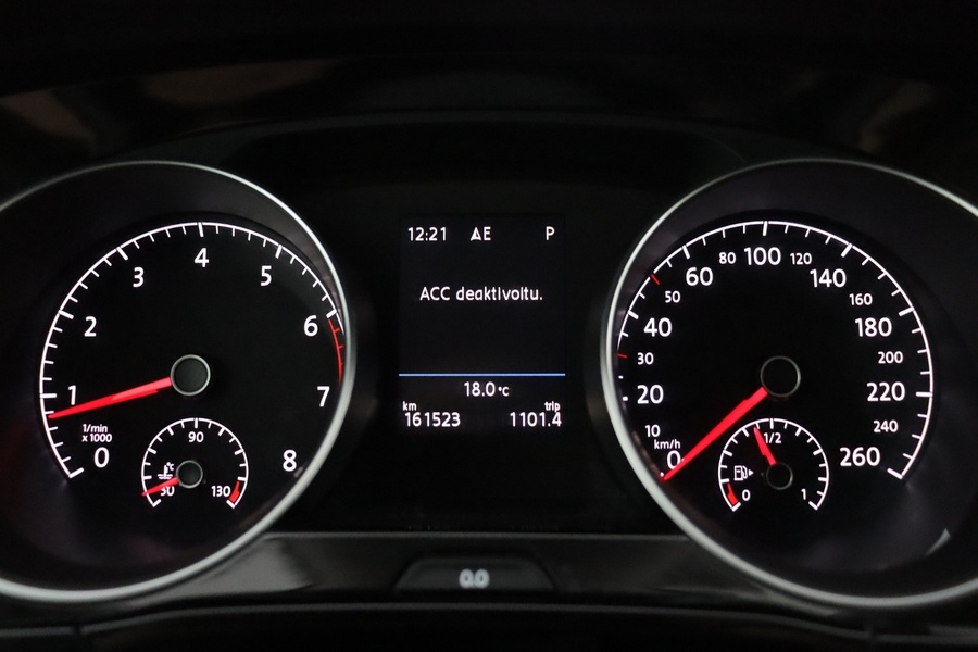 Volkswagen Touran vaihtoauto