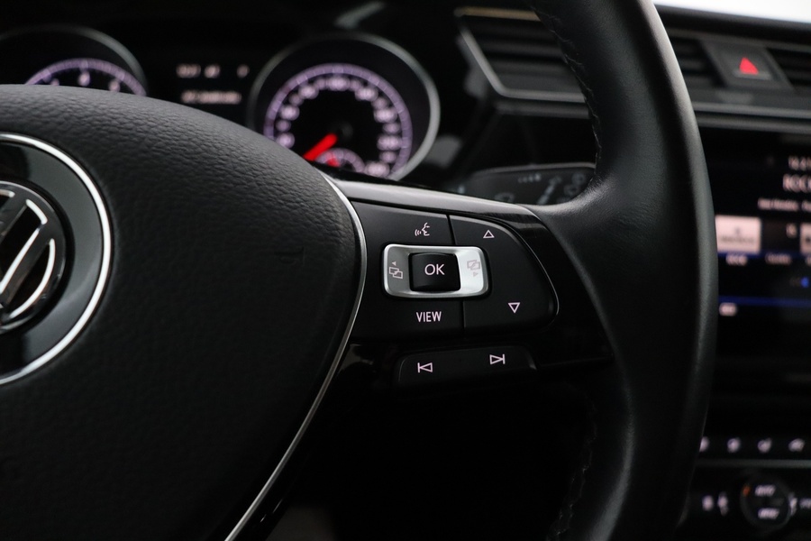 Volkswagen Touran vaihtoauto