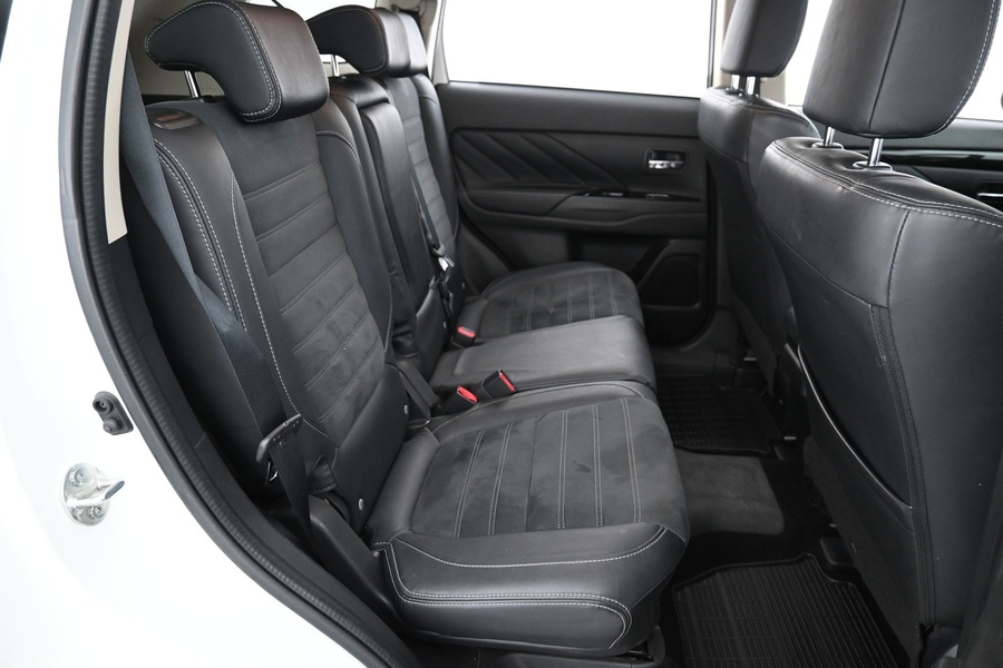 Mitsubishi Outlander PHEV vaihtoauto