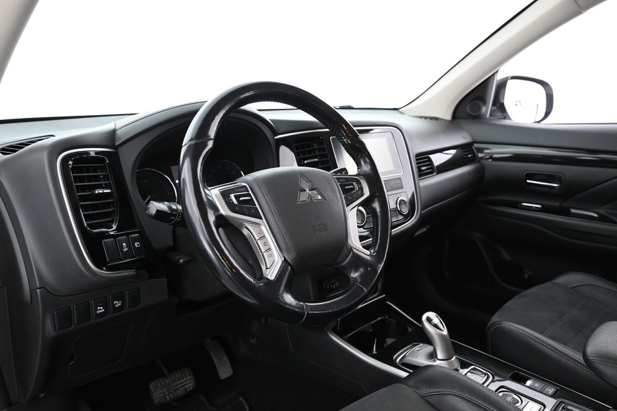 Mitsubishi Outlander PHEV vaihtoauto