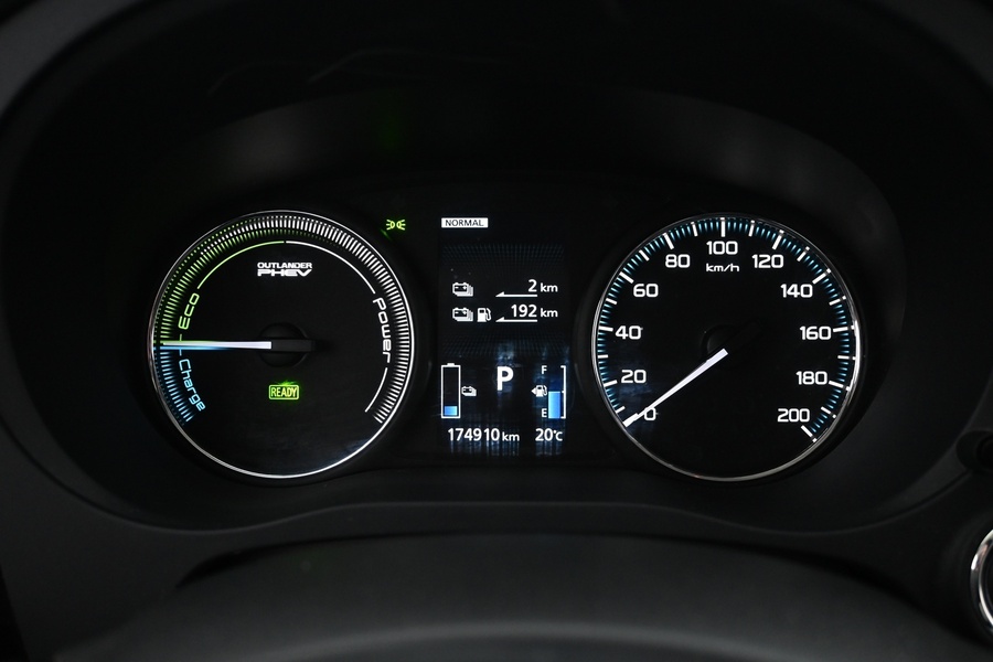 Mitsubishi Outlander PHEV vaihtoauto