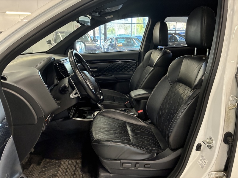 Mitsubishi Outlander PHEV vaihtoauto