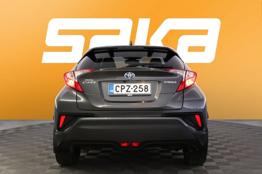 Toyota C-HR vaihtoauto