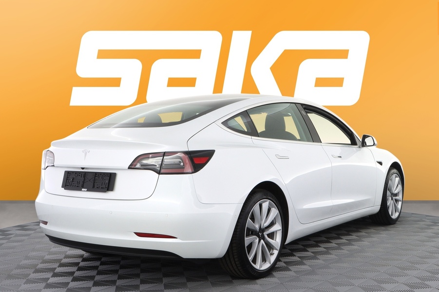 Tesla Model 3 vaihtoauto