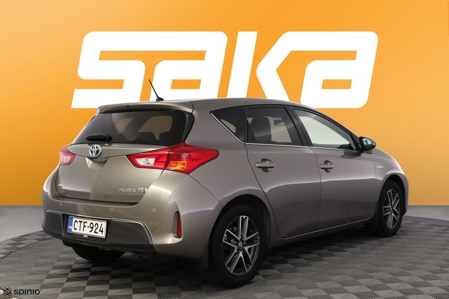 Toyota Auris vaihtoauto