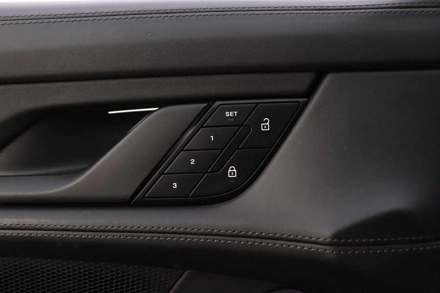 Porsche Taycan vaihtoauto