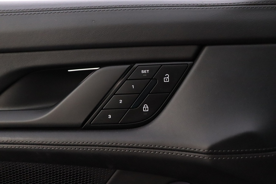 Porsche Taycan vaihtoauto