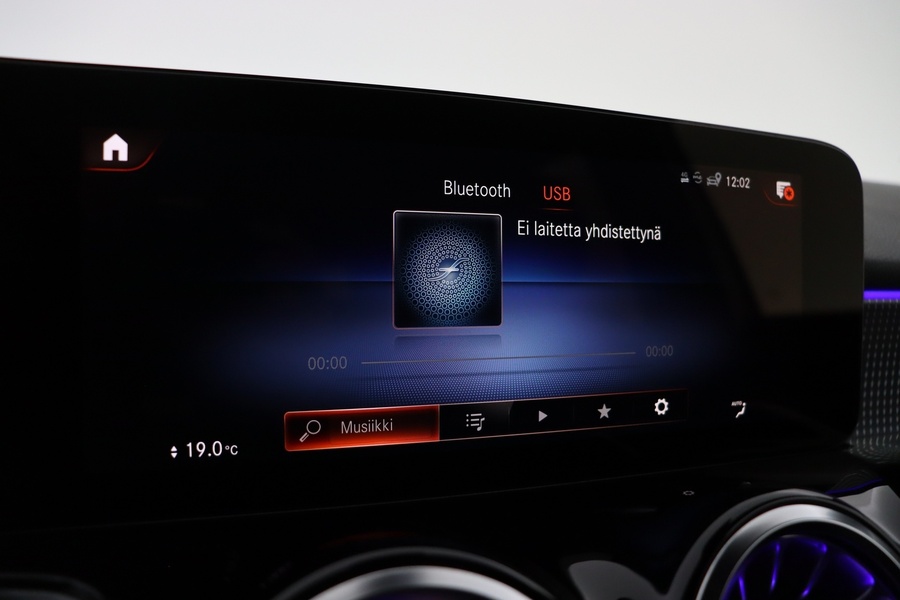 Mercedes-Benz EQB vaihtoauto